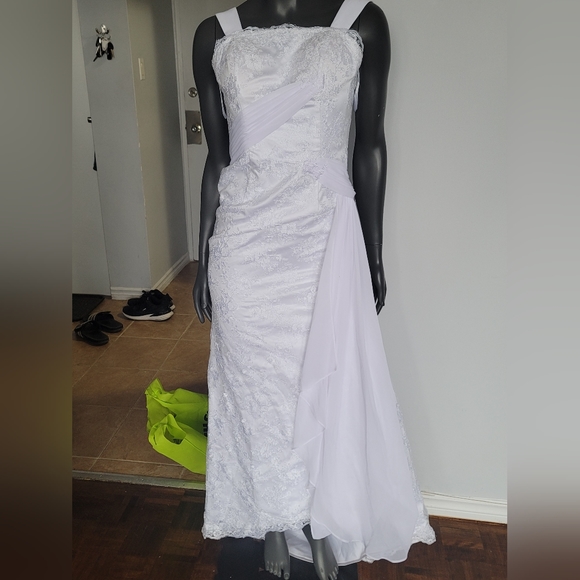 Wedding Dress Size Small Or Xtra small - Picture 11 of 11